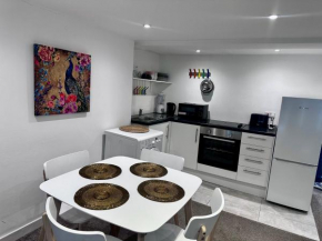 Top floor 2bed flat